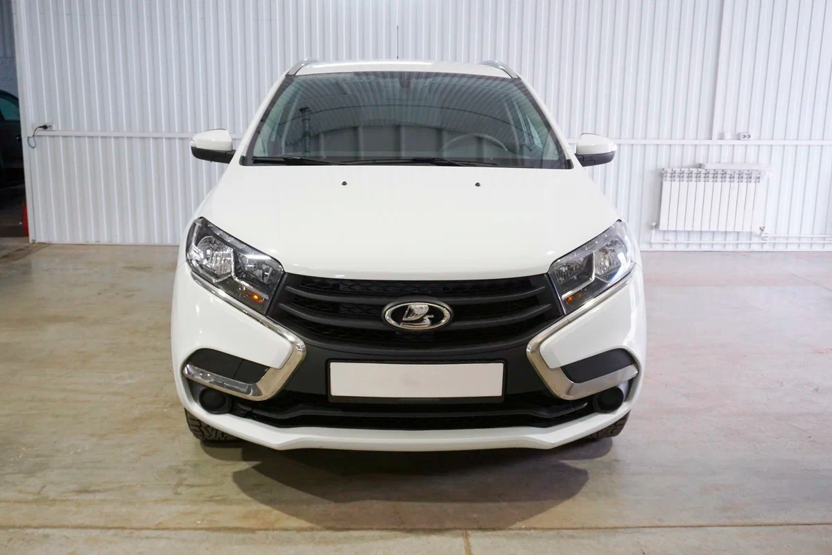 Lada Xray в наличии по цене от 664 000 рублей